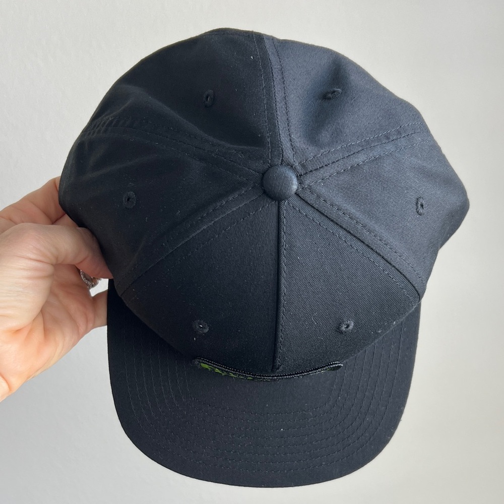 Black and Green Outdoor Hat - Picture 3 of 5